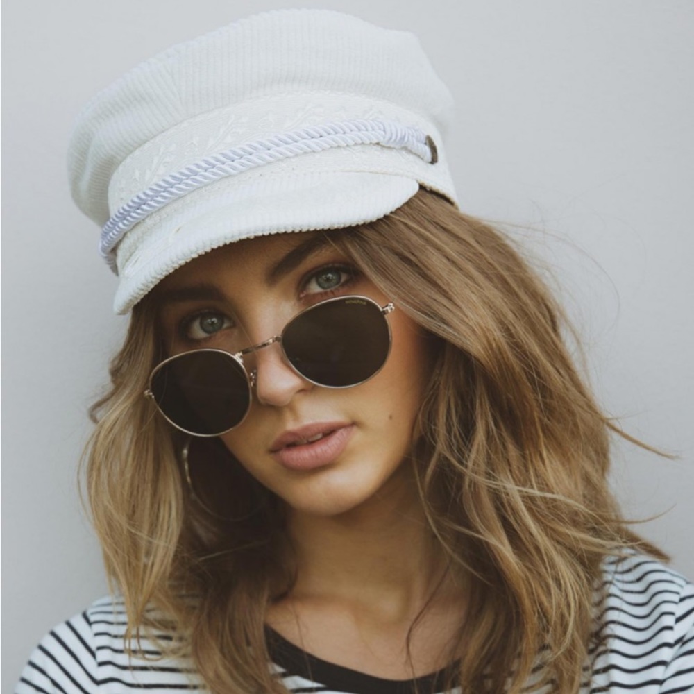 Britton Albany Cap Off White